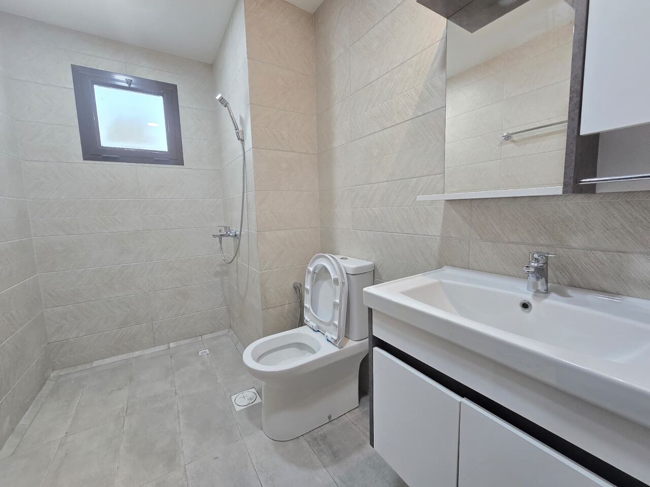 Mahooz, Apartments, Flats, Houses & Villas, BHD 350/month,  Furnished,  2 BR,  120 Sq. Meter,  2BHK Semi Furnished Apartment In Mahooz