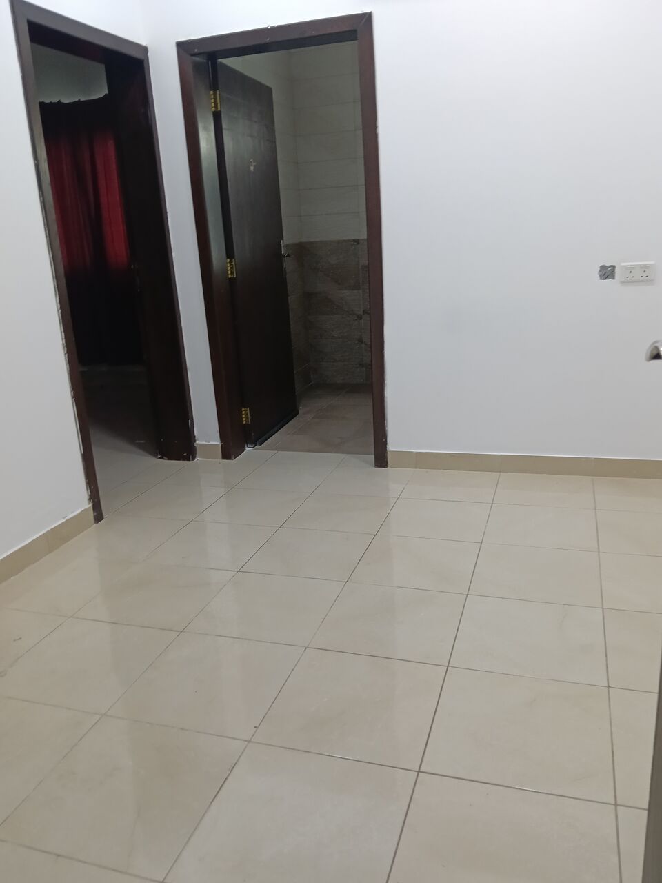 Salmaniya, Apartments, Flats, Houses & Villas, BHD 200/month,  1 BR,  1 Bedroom Unfurnished Flat For Rent With Ewa