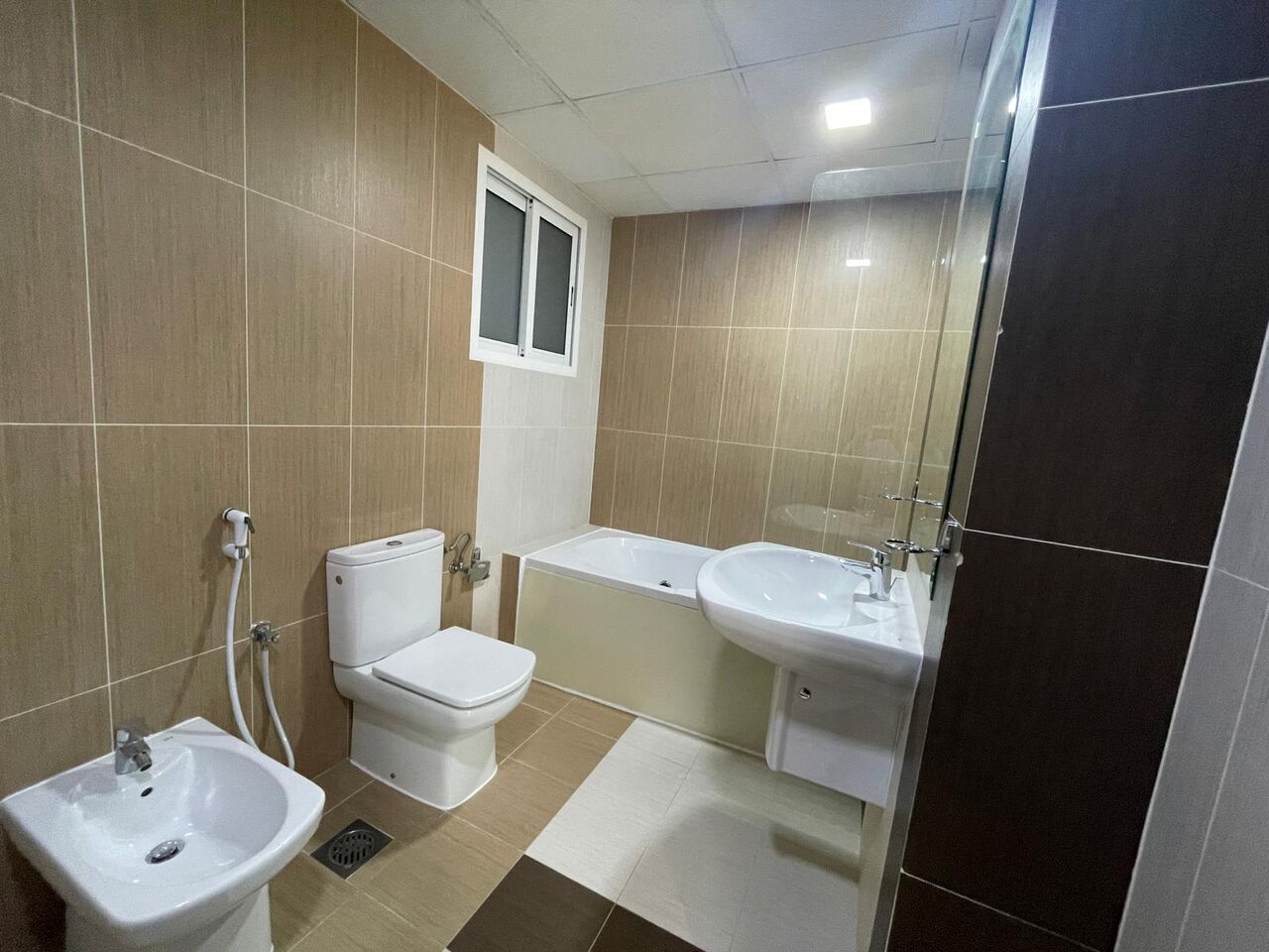 Manama, Apartments, Flats, Houses & Villas, BHD 500/month,  2 BR,  120 Sq. Meter,  2BHK Furnished Apartment In Seef