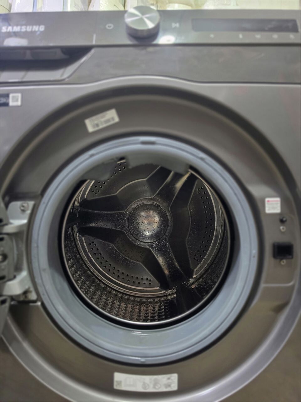 Al Malaz, Appliances, SAR 1,  For Sale: Samsung 9KG Washing Machine + 6KG Dryer
