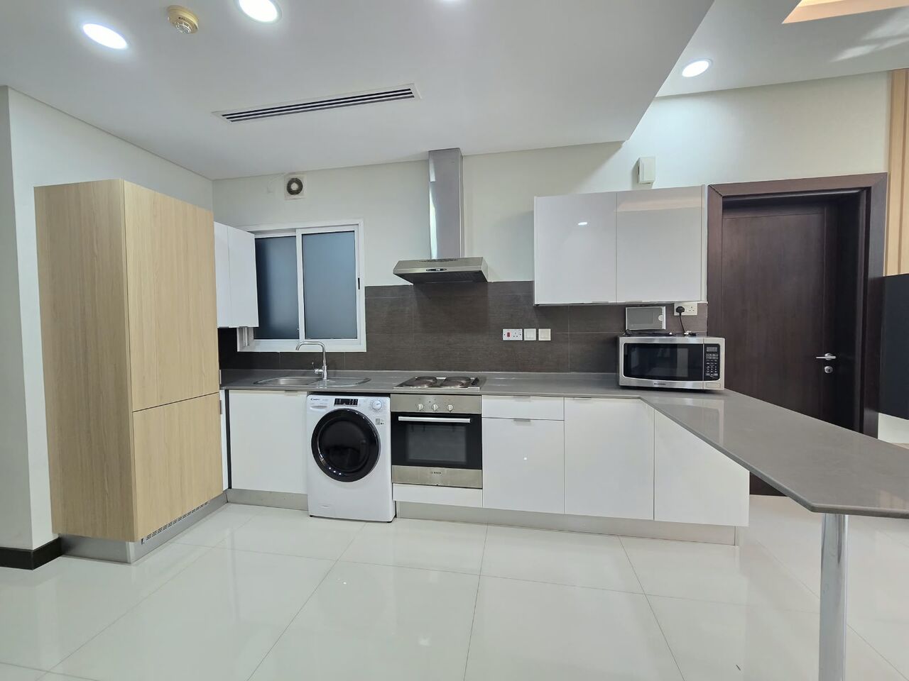 Manama, Apartments, Flats, Houses & Villas, BHD 600/month,  Furnished,  3 BR,  150 Sq. Meter,  3BHK FURNISHED APARTMENT IN SEEF