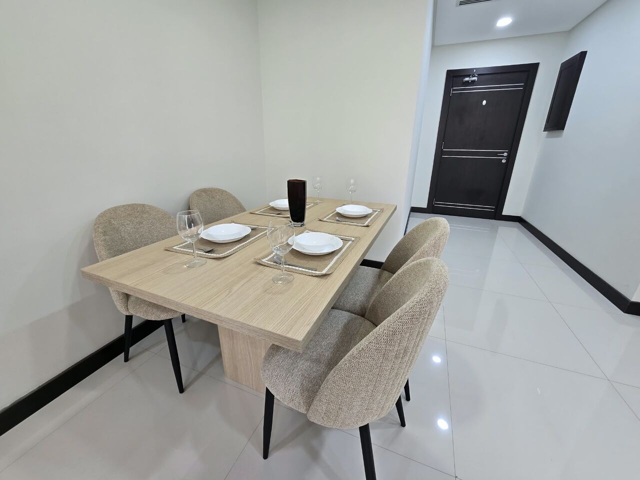 Manama, Apartments, Flats, Houses & Villas, BHD 600/month,  Furnished,  3 BR,  150 Sq. Meter,  3BHK FURNISHED APARTMENT IN SEEF