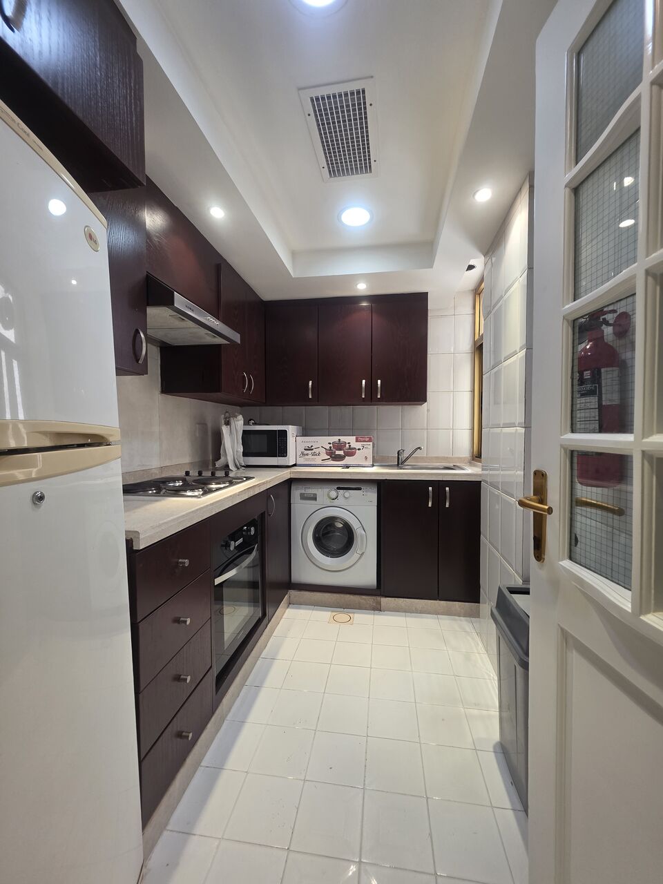 Juffair, Apartments, Flats, Houses & Villas, BHD 300/month,  1 BR,  #1BATHROOM Hall Kitchen With Electricity Fully Furnished Car Parking