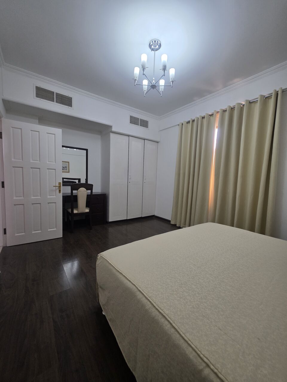 Juffair, Apartments, Flats, Houses & Villas, BHD 300/month,  1 BR,  #1BATHROOM Hall Kitchen With Electricity Fully Furnished Car Parking