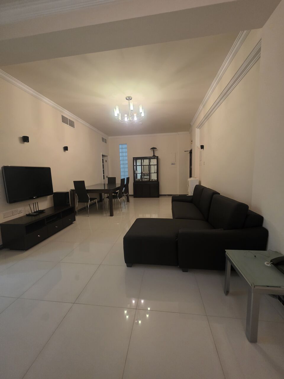 Juffair, Apartments, Flats, Houses & Villas, BHD 425/month,  2 BR,  £2BATHROOM Hall Kitchen With Electricity Fully Furnished Car Parking