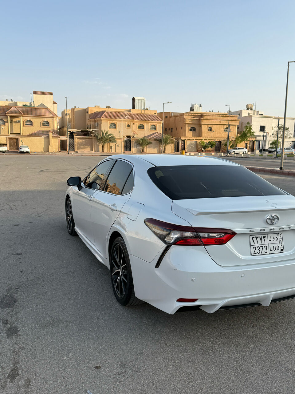 Riyadh, Vehicles, Cars & Trucks , SAR 179000,  Toyota Camry,  2021,  Automatic,  157000 KM,   Camry, Fully Loaded, Top Of The Line, 157,000 Km, Price: 79,000