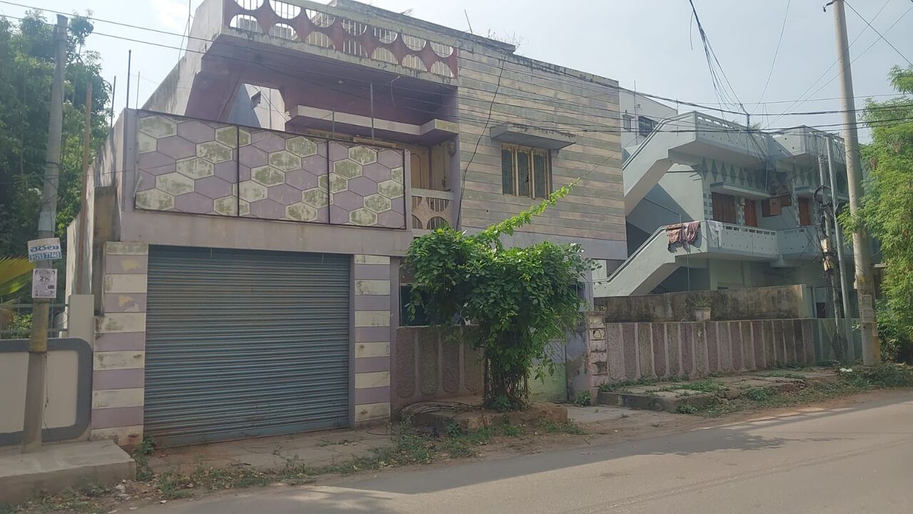 Hyderabad, Apartments, Flats, Houses & Villas, INR 1/month,  Studio,  366 Sq. Yard,  PREMIUM OLD HOUSE PROPERTY FOR SALE &ndash; SBI / BANK COLONY