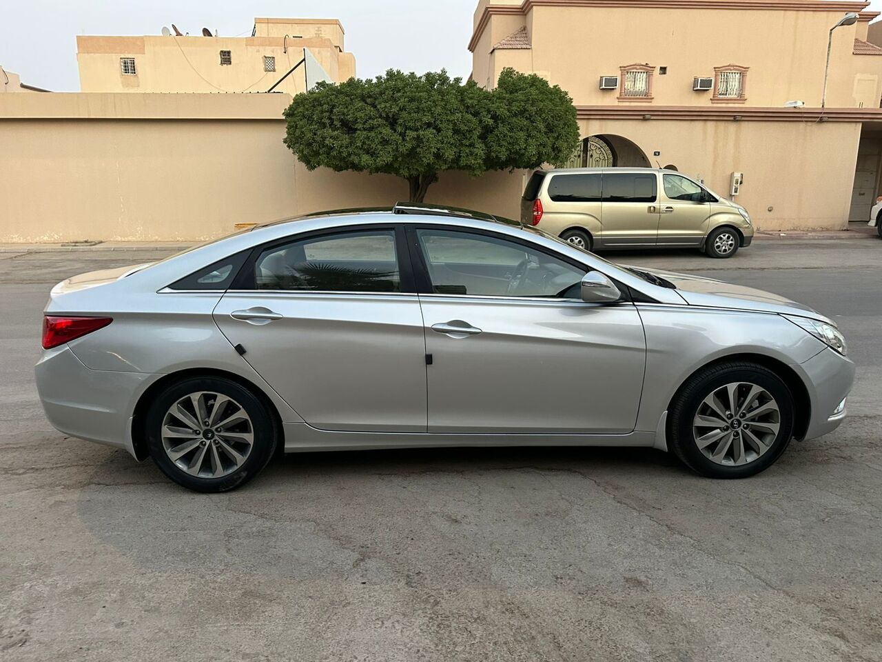 Riyadh, Vehicles, Cars & Trucks , SAR 25000,  Hyundai Sonata,  2014,  Automatic,  394000 KM,    Fully Loaded With Panorama Sunroof For Sales (2nd Owner)