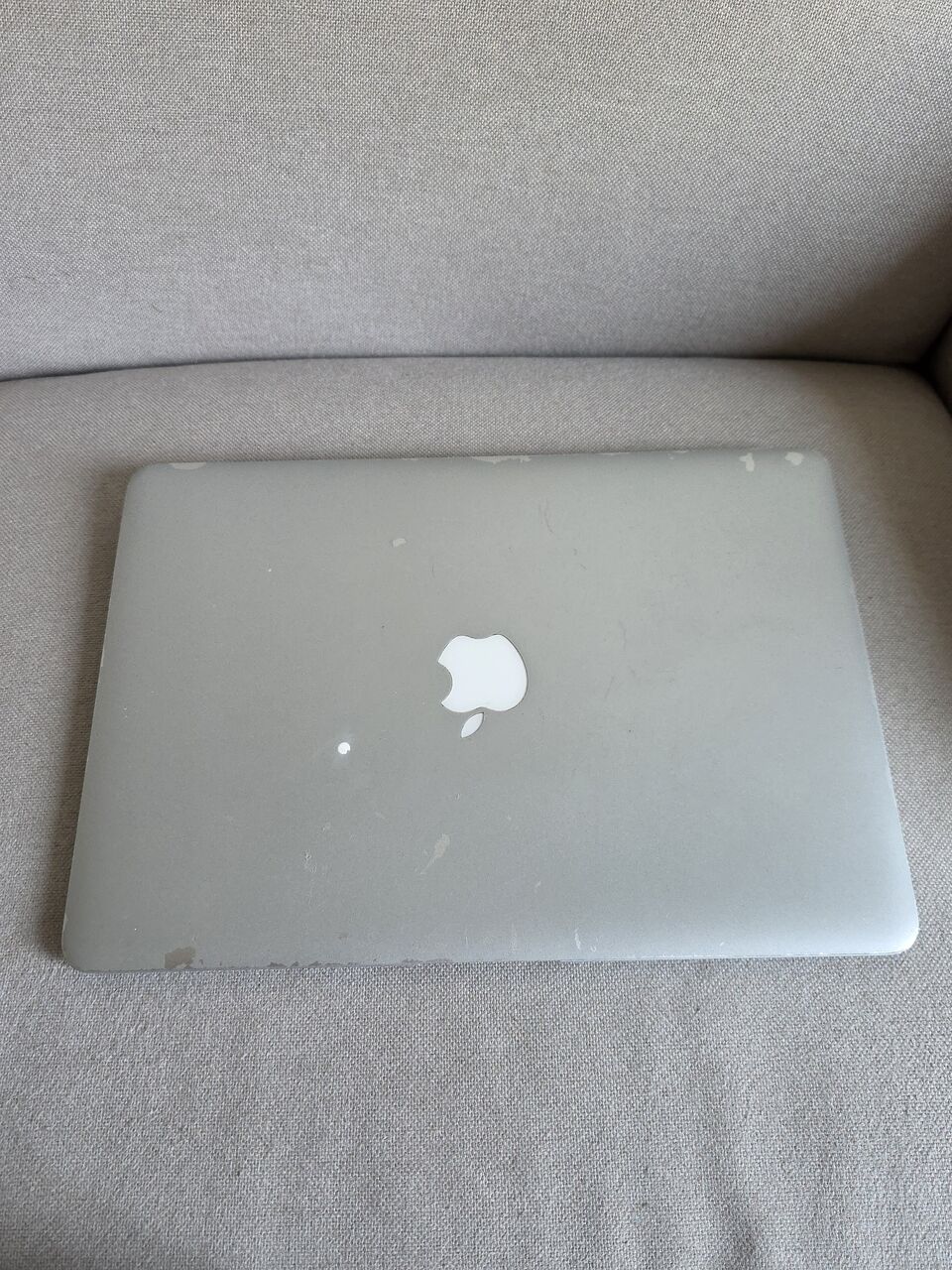 Manama, Computers, BHD 75,  MacBook Air 13" (Early 2015) - 8GB RAM | 128GB RAM