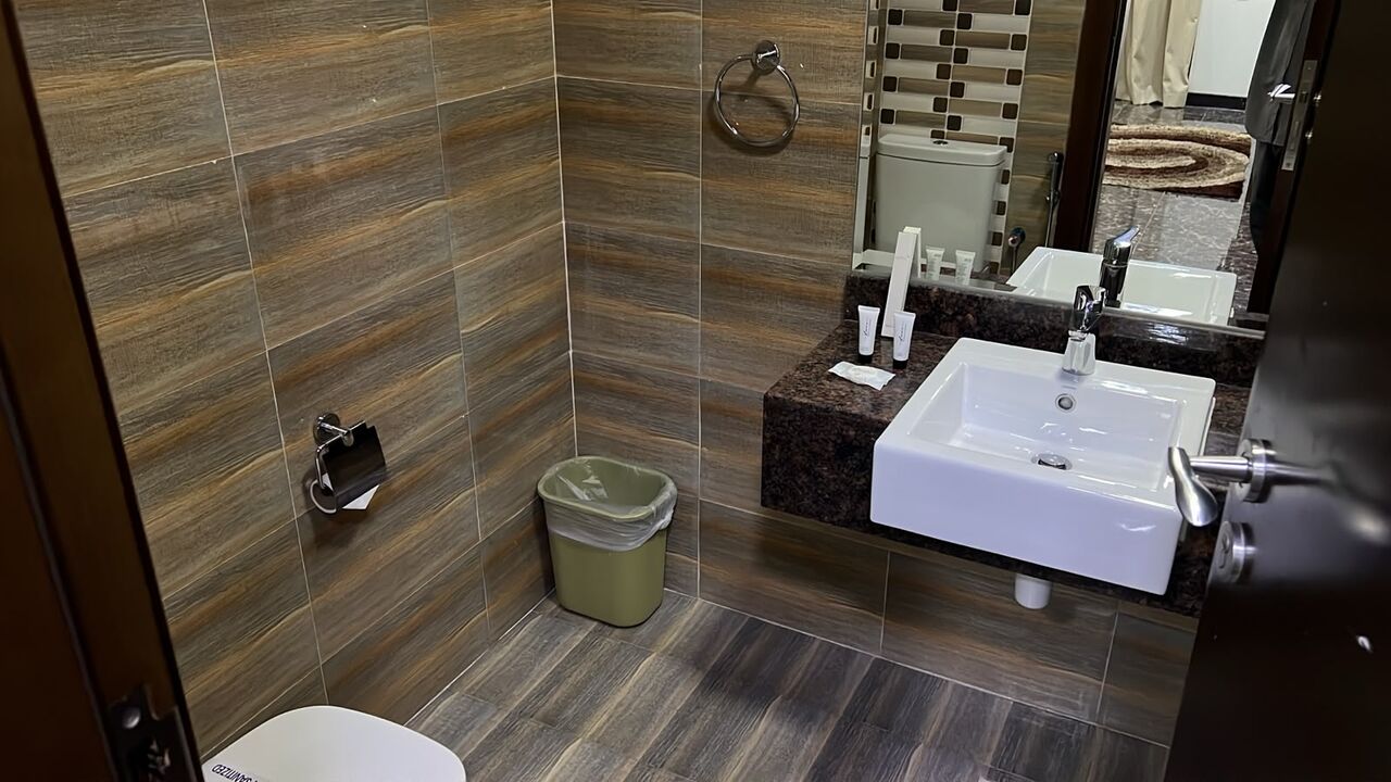 Juffair, Apartments, Flats, Houses & Villas, BHD 475/month,  Furnished,  2 BR,  Amazing Flat With Two Attached Washroom. Building Has Jacuzzi
