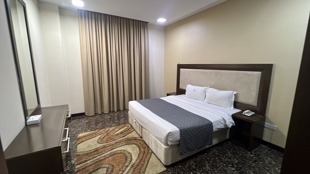 Juffair, Apartments, Flats, Houses & Villas, BHD 475/month,  Furnished,  2 BR,  Amazing Flat With Two Attached Washroom. Building Has Jacuzzi