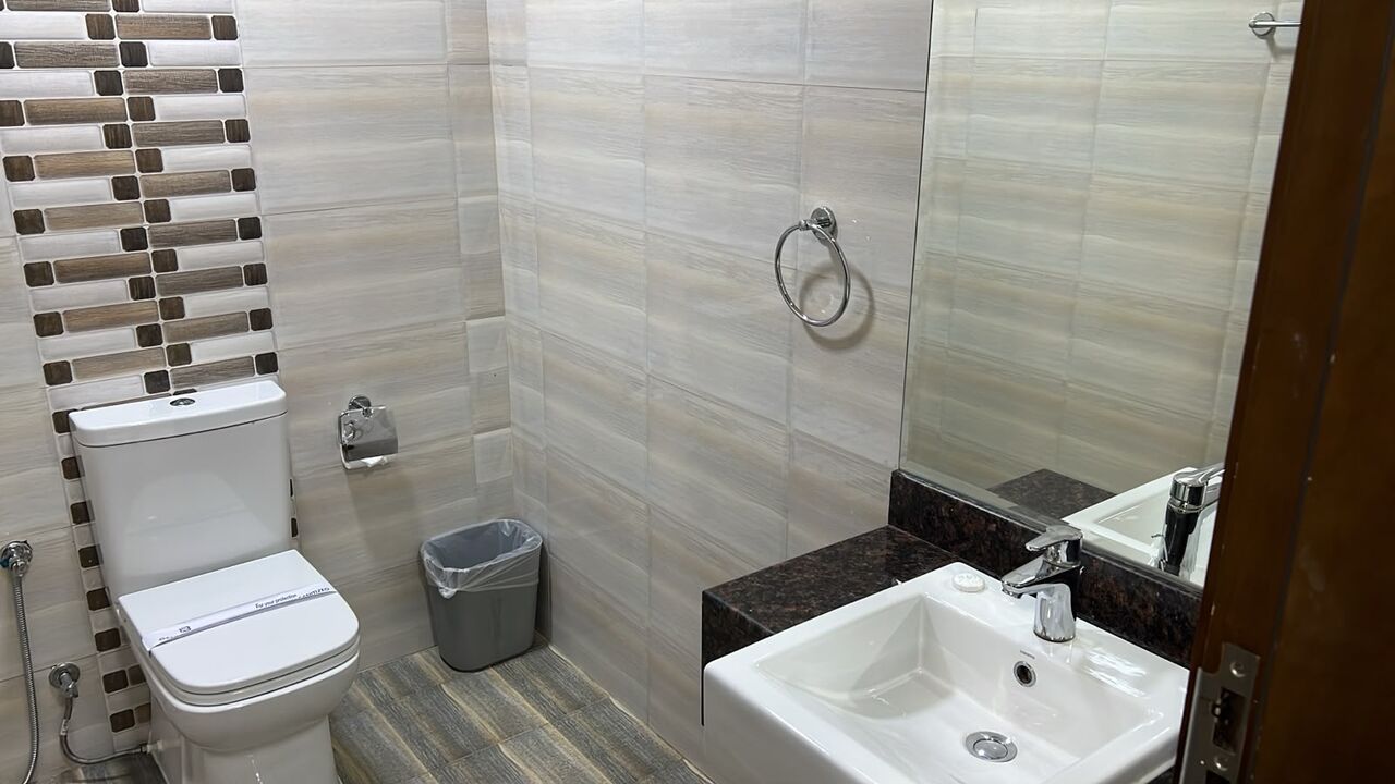 Juffair, Apartments, Flats, Houses & Villas, BHD 475/month,  Furnished,  2 BR,  Amazing Flat With Two Attached Washroom. Building Has Jacuzzi