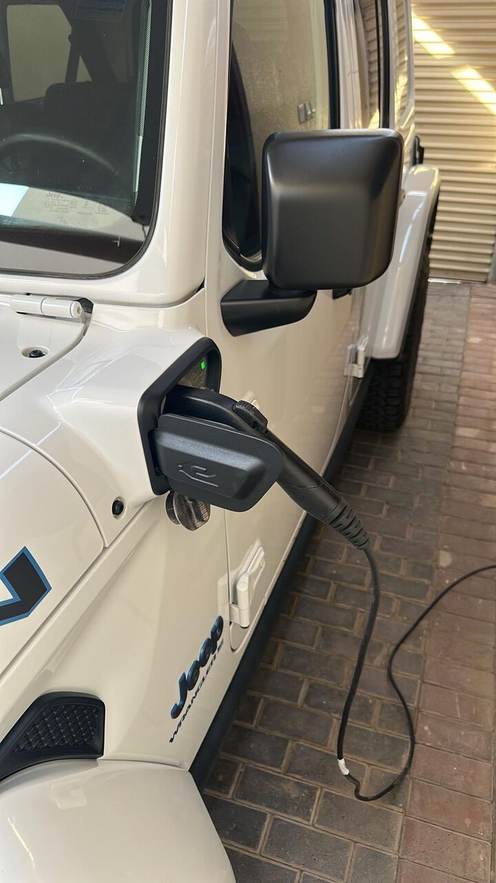 Riyadh, Vehicles, Cars & Trucks , SAR 170,  Wrangler Rubicon 4Xe,  2023,  Automatic,  29000 KM,    PHEV