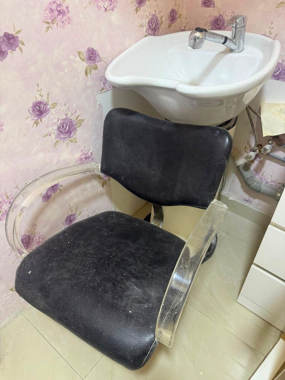 Manama, Furniture, BHD 20,  Salon Chair And Sofa