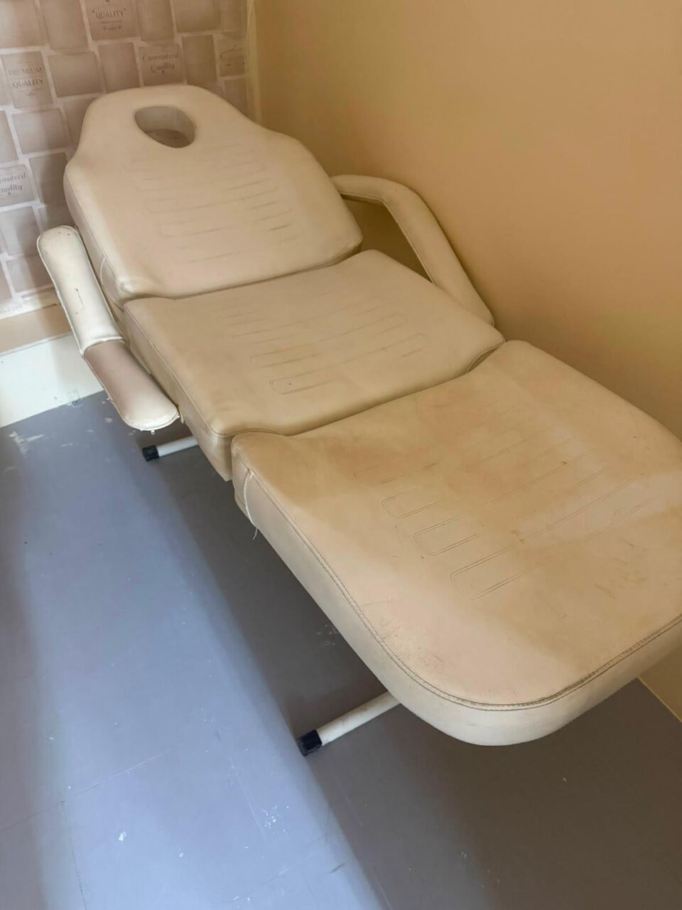 Manama, Furniture, BHD 20,  Salon Chair And Sofa
