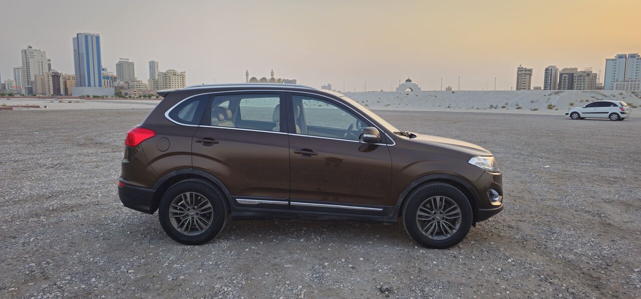 Manama, Vehicles, Cars & Trucks , BHD 1650,  Chery Tiggo 5,  2017,  Automatic,  140 KM,  2.0cc 4 Cylinder, Full Option, Neat And Clean