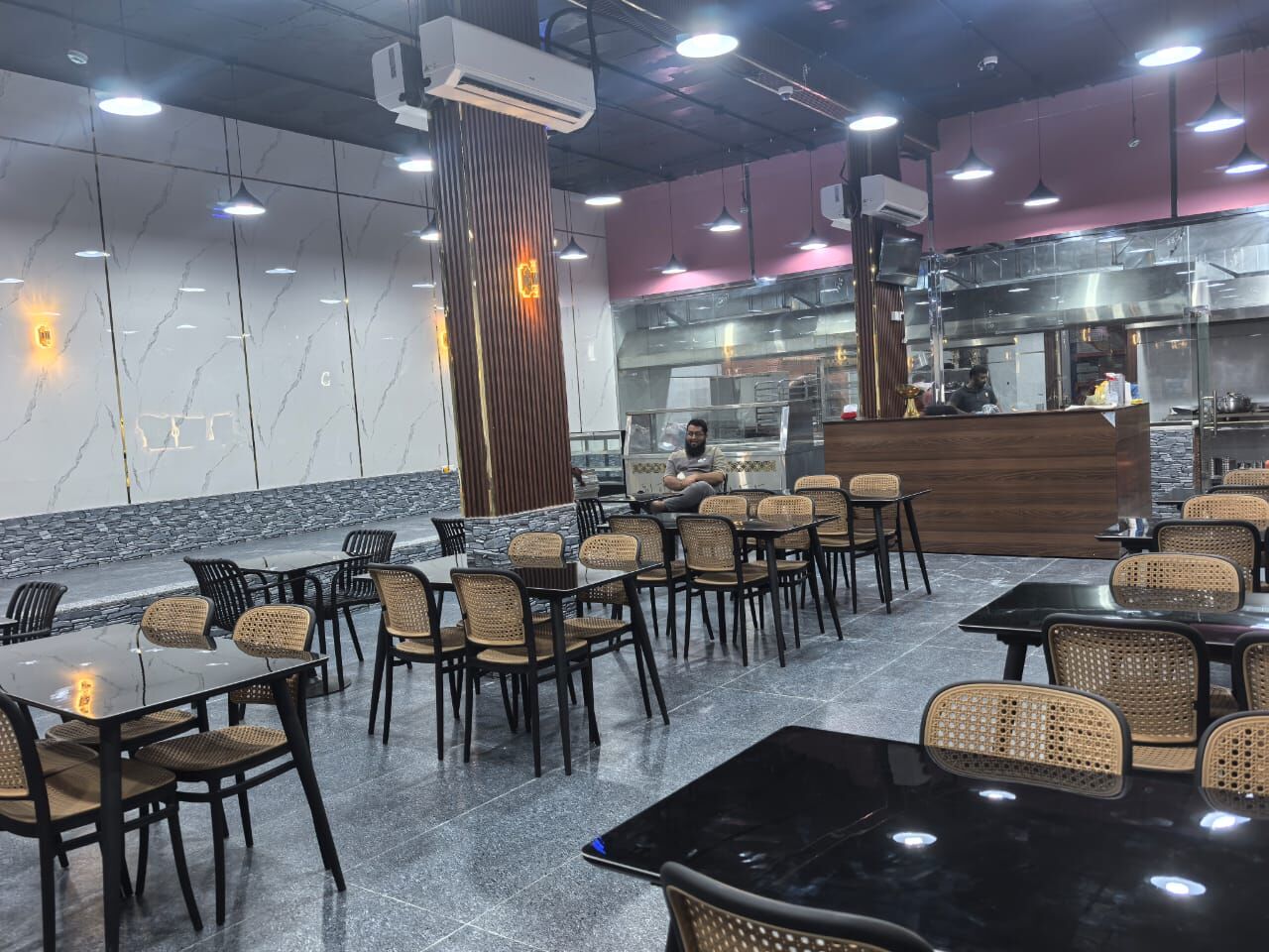 Al Rimal, Businesses For Sale, پاکستانی / بخاری / عربی ریسٹورنٹ فروخت کے لیے