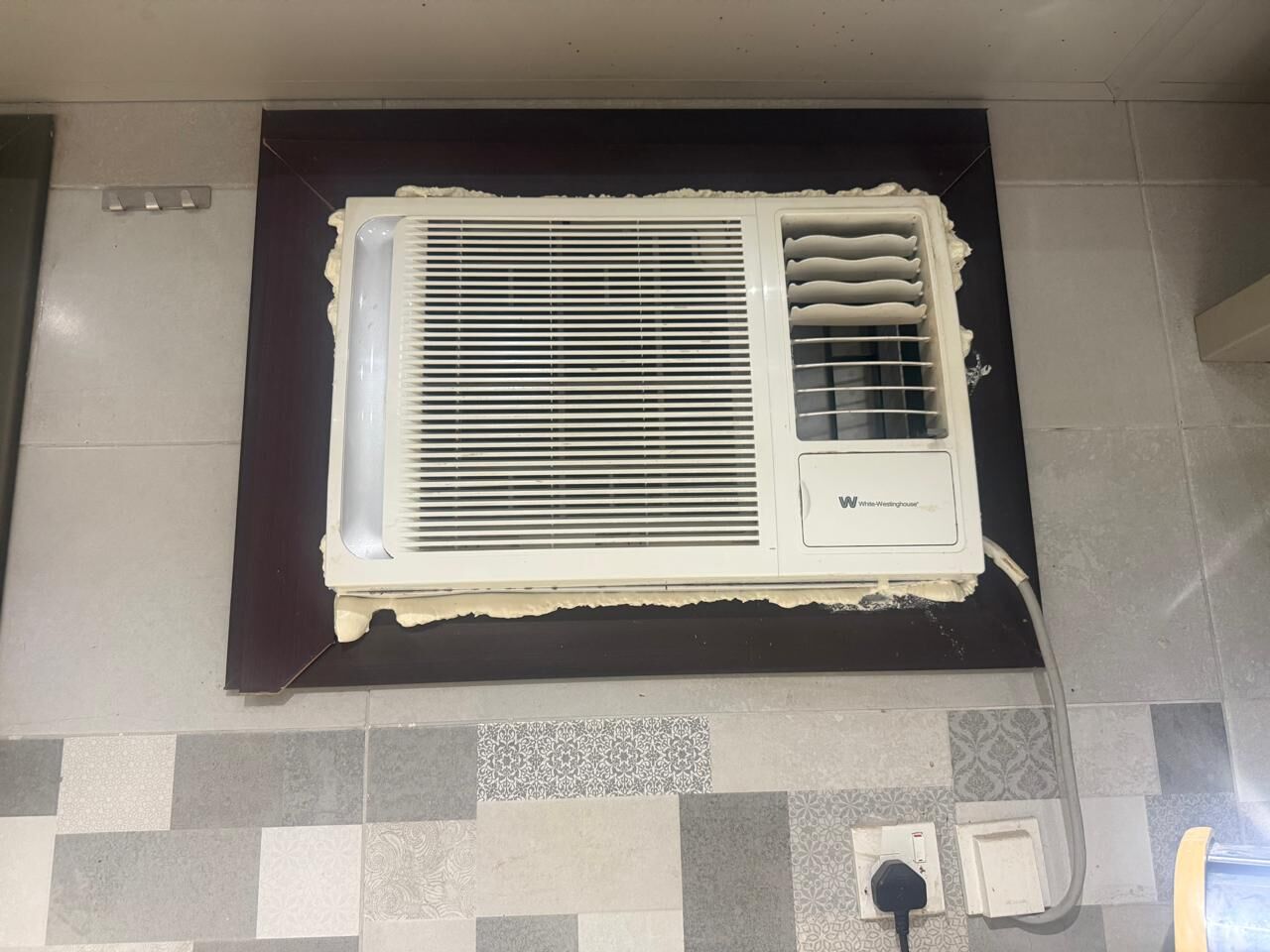 Jeddah, Air Conditioners, SAR 700,  White Westinghouse Window Air Conditioner