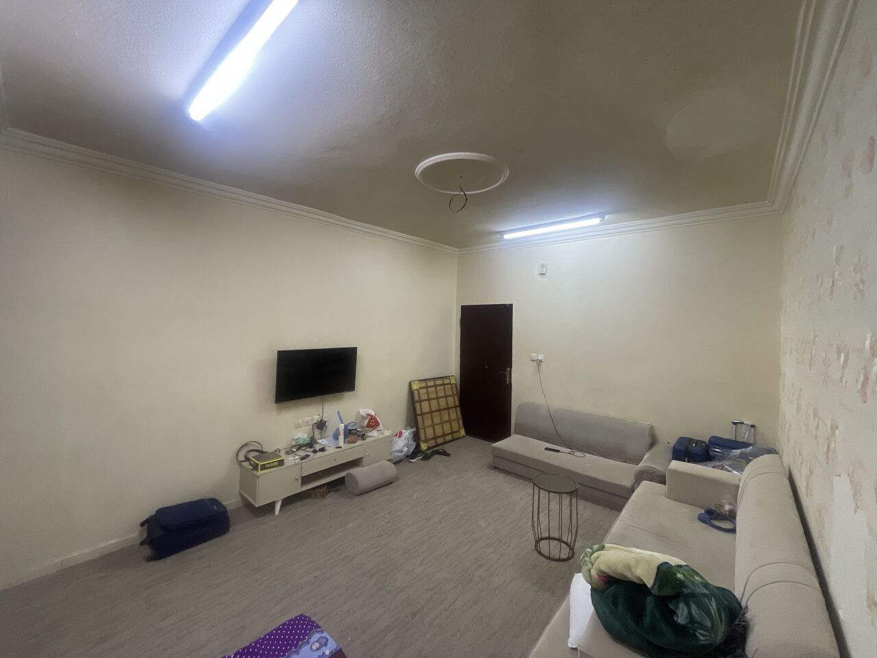 Riyadh, Apts/Flats Wanted, SAR 2000/month,  1 BR,  1 Sq. Meter,  Family Room