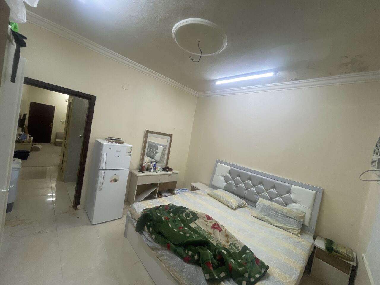 Riyadh, Apts/Flats Wanted, SAR 2000/month,  1 BR,  1 Sq. Meter,  Family Room