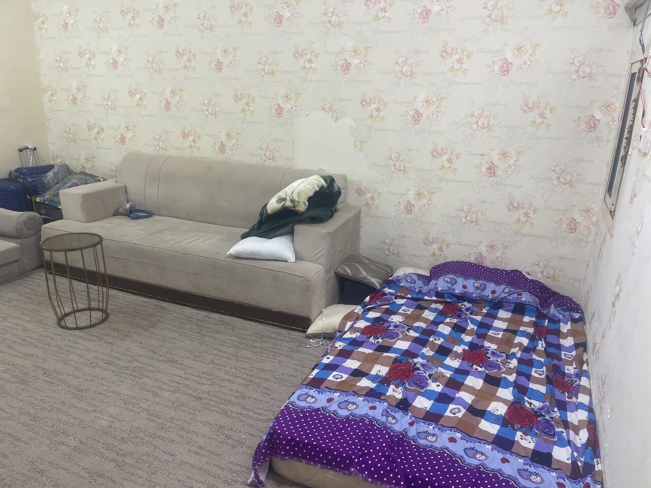 Riyadh, Apts/Flats Wanted, SAR 2000/month,  1 BR,  1 Sq. Meter,  Family Room