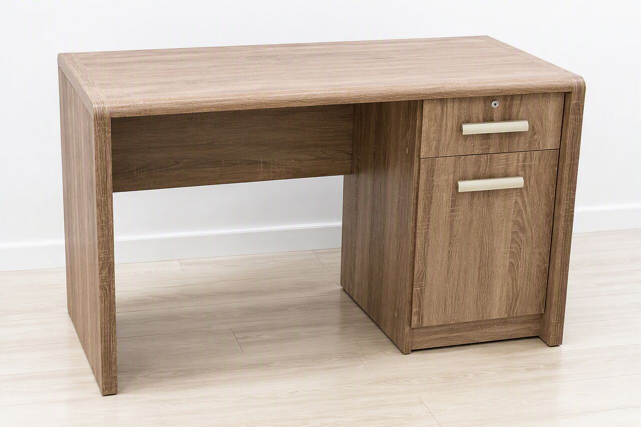 Manama, Furniture, BHD 25,  Study Table In Excellent Quality