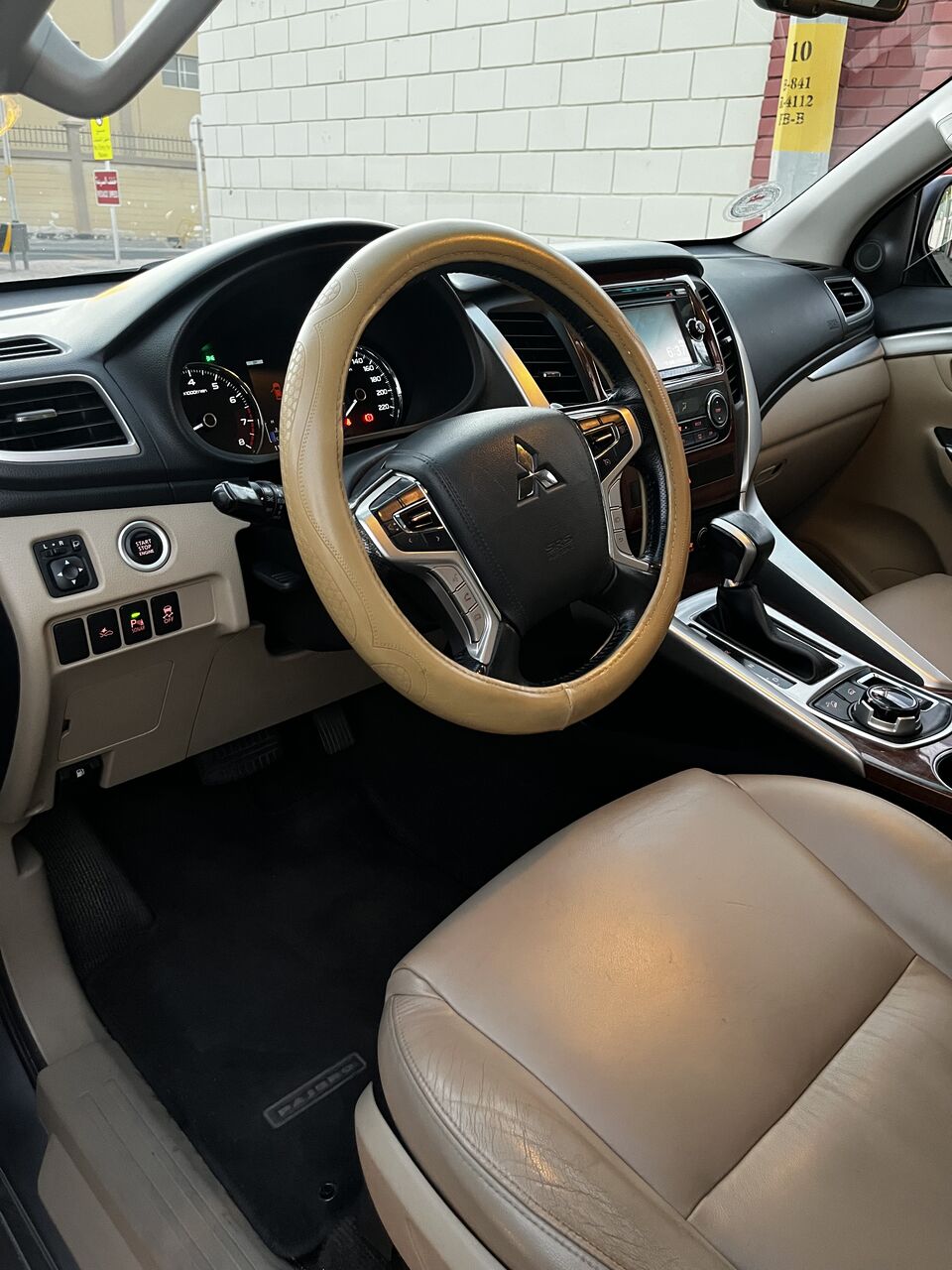 Manama, Vehicles, Cars & Trucks , BHD 4300,  Mitsubishi Montero Sport,  2016,  Automatic,  114000 KM,  Agent Services History, Super Clean, No Work Needed