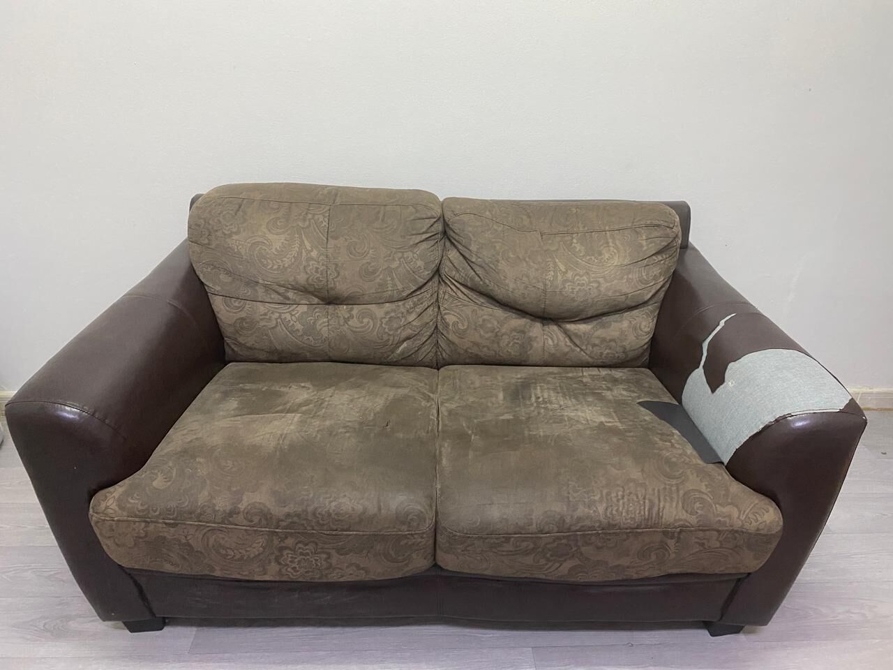 Jeddah, Furniture, SAR 100,  3 Seater And 2 Seater Sofas