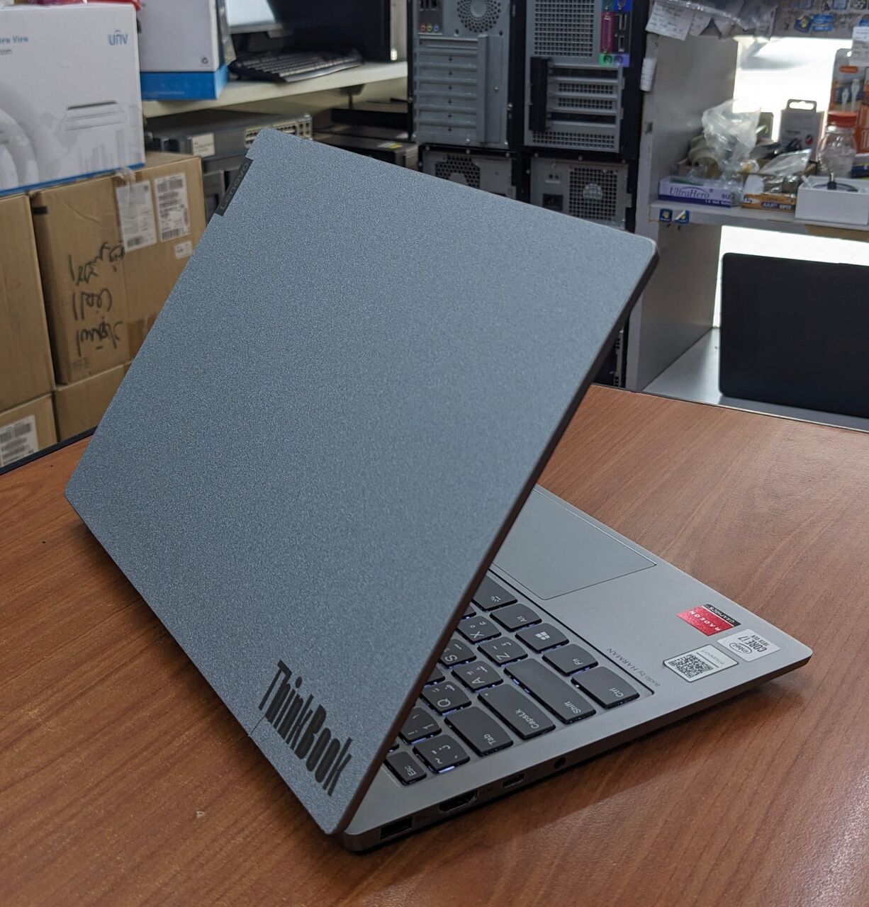 Manama, Computers, BHD 149,  Lenovo 10th Generation Core I7 Metallic Laptop AMD 2GB Graphic Card 16GB RAM 13.3" IPS LED