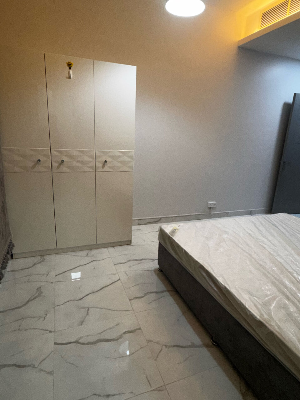 Manama, Apartments, Flats, Houses & Villas, BHD 250/month,  1 BR,  1bhk Fully Furnished Flat In Mahoos 250bd With Ewa
