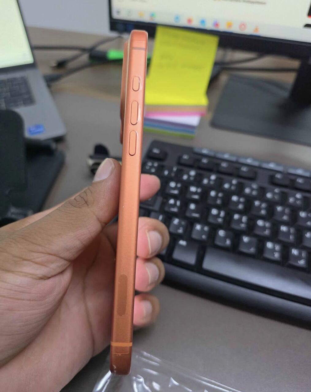 Jubail, Mobile Phones, SAR 4300,  IPhone 17 Pro Max - 256 GB - Orange 10/10 Condition