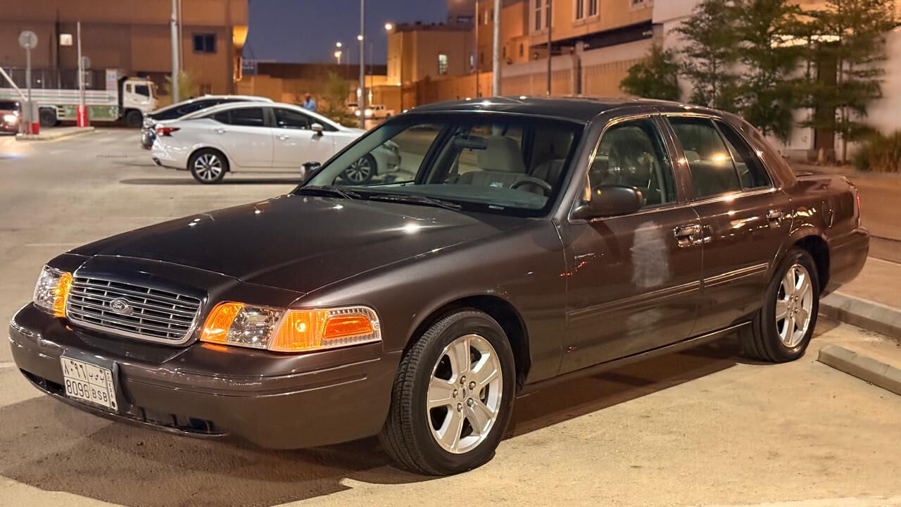 Riyadh, Vehicles, Cars & Trucks , SAR 40000,  Ford Crown Victoria,  2010,  Automatic,  105000 KM,  For Sale: