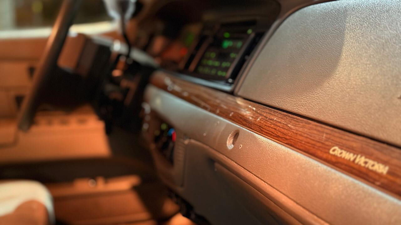 Riyadh, Vehicles, Cars & Trucks , SAR 40000,  Ford Crown Victoria,  2010,  Automatic,  105000 KM,  For Sale: