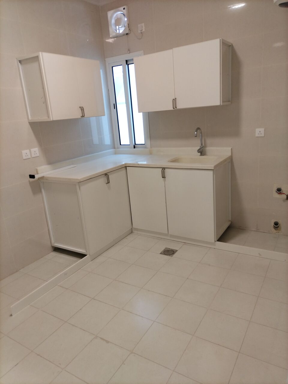 Khobar, Apartments, Flats, Houses & Villas, SAR 25600/year,  2 BR,  Family Apartment For Rent (Two Rooms, Hall, Bathrooms, Air-conditioned Kitchen, Split Outs