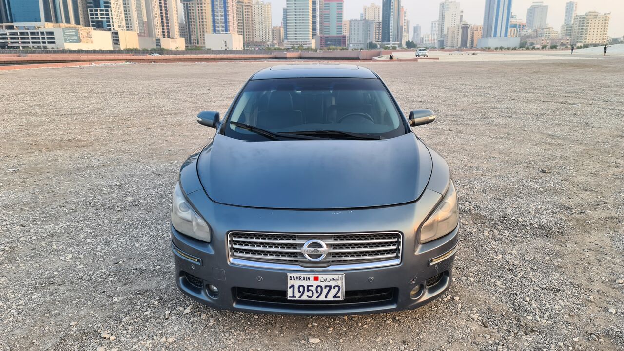 Juffair, Vehicles, Cars & Trucks , BHD 1250,  Nissan Maxima,  2011,  Automatic,  273 KM,   Full Option Instalments Option Available