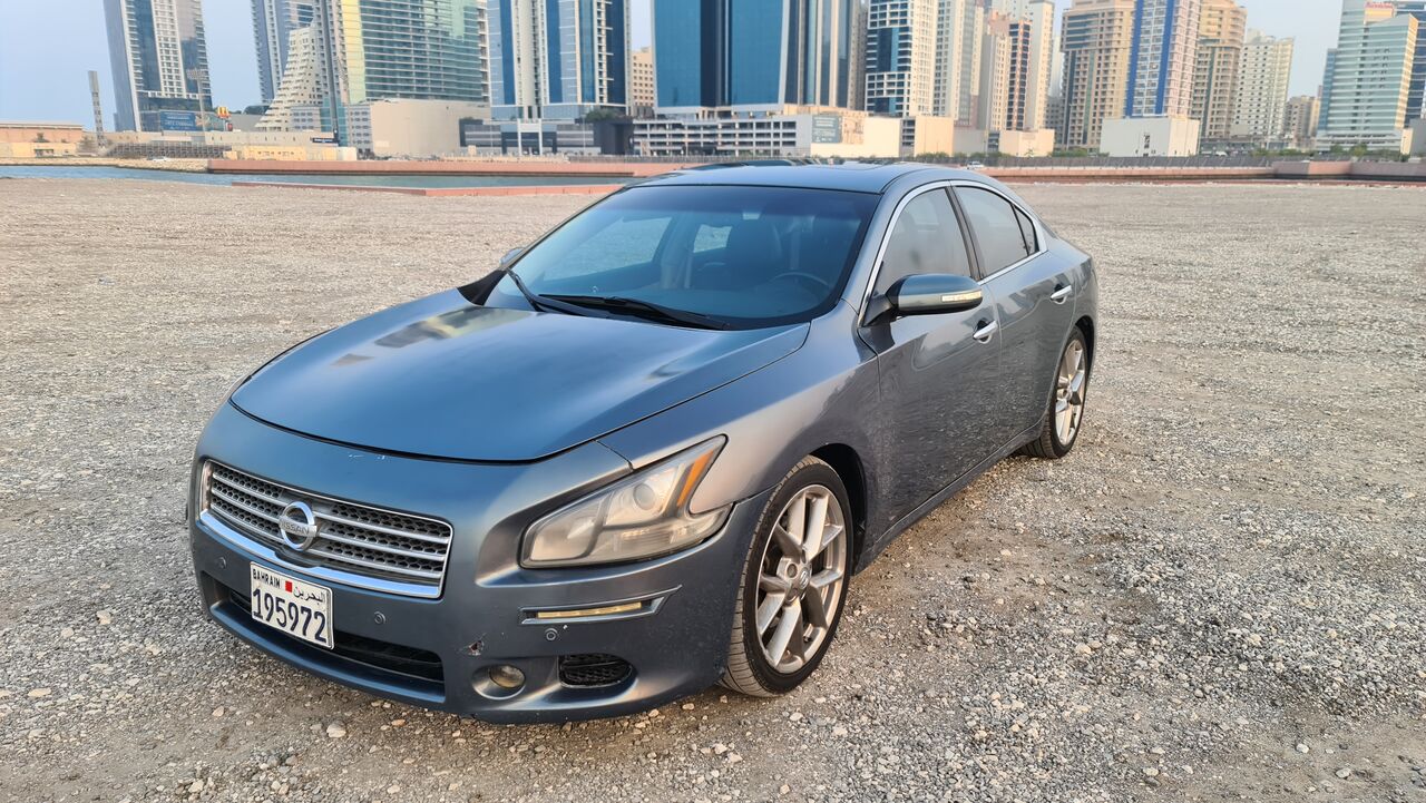 Juffair, Vehicles, Cars & Trucks , BHD 1250,  Nissan Maxima,  2011,  Automatic,  273 KM,   Full Option Instalments Option Available
