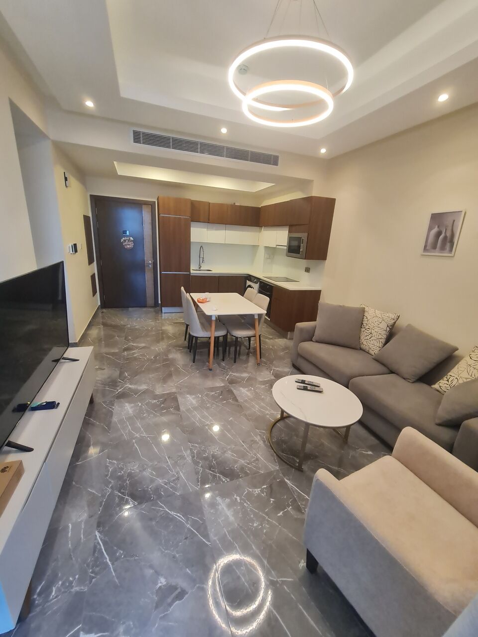 Juffair, Apartments, Flats, Houses & Villas, BHD 350/month,  1 BR,  Luxury Sea View Apartment In Juffair