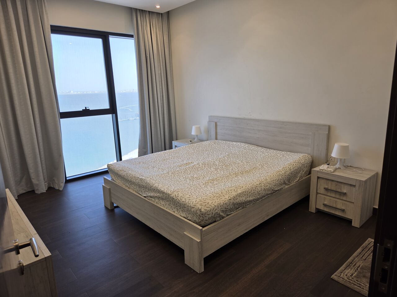 Juffair, Apartments, Flats, Houses & Villas, BHD 350/month,  1 BR,  Luxury Sea View Apartment In Juffair