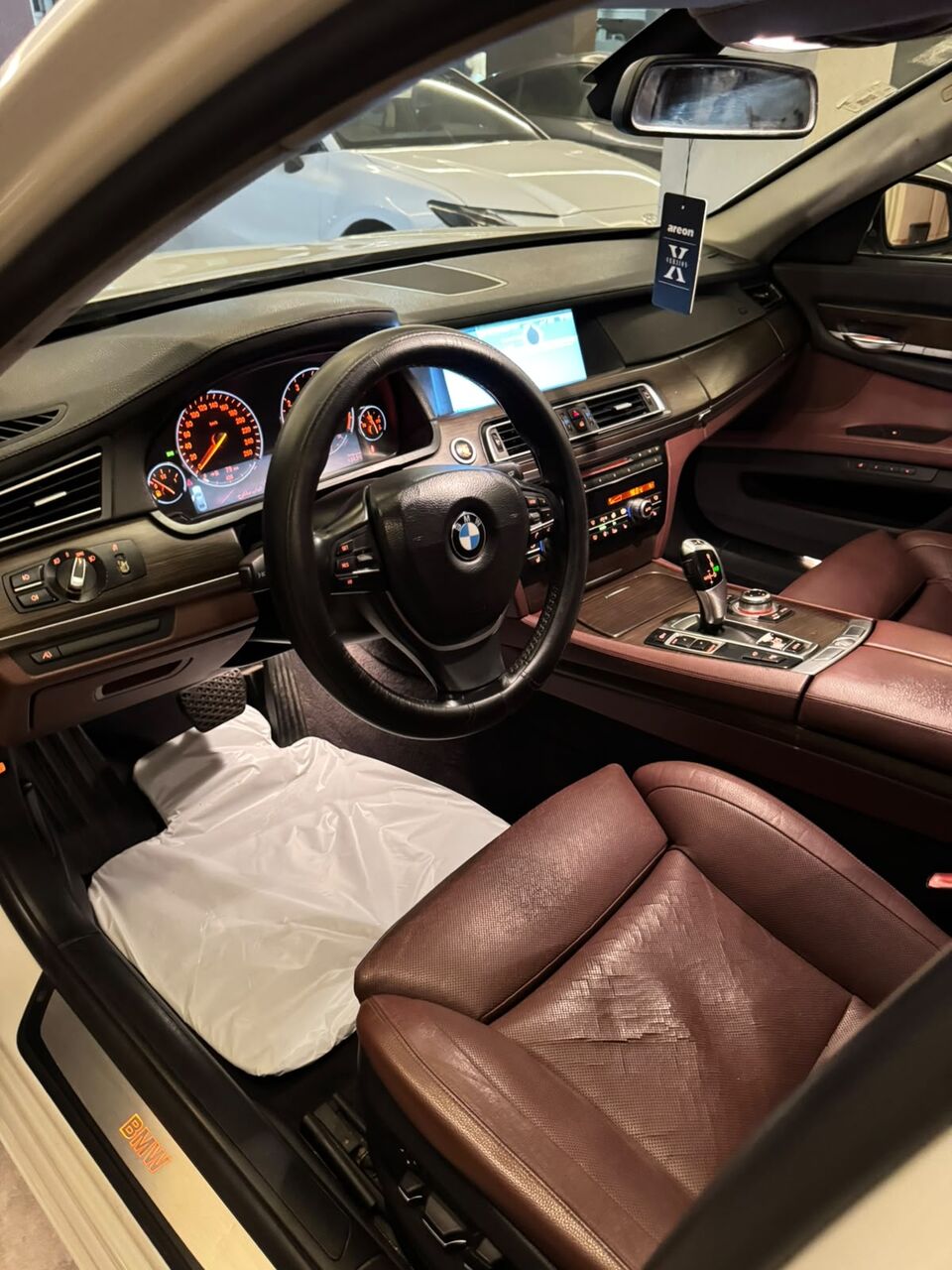Jeddah, Vehicles, Cars & Trucks , SAR 29000,  Bmw 740,  2011,  Automatic,  250000 KM,  Li Six Cylinders Turbo Price Negotiable