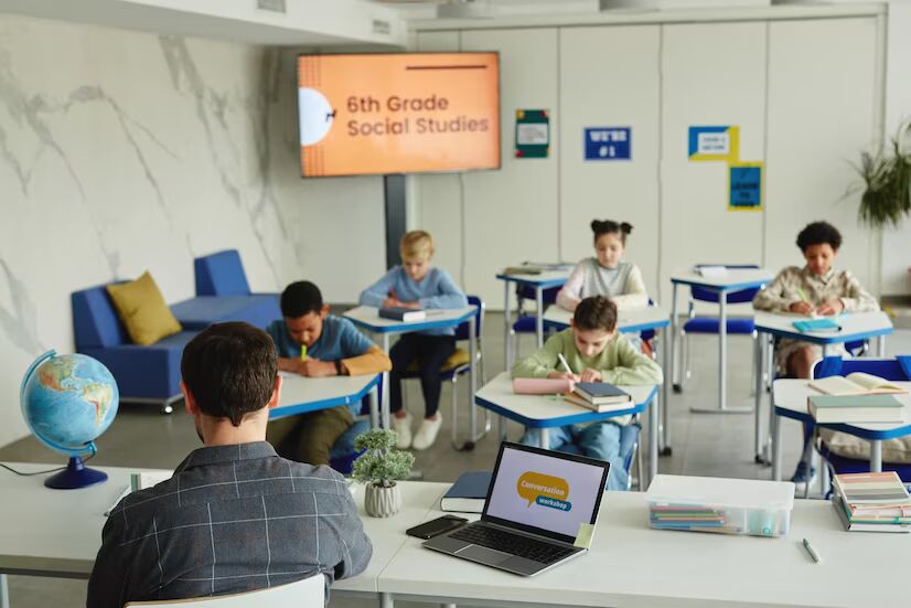 New York, Education, Modernizing Education With Digital Displays