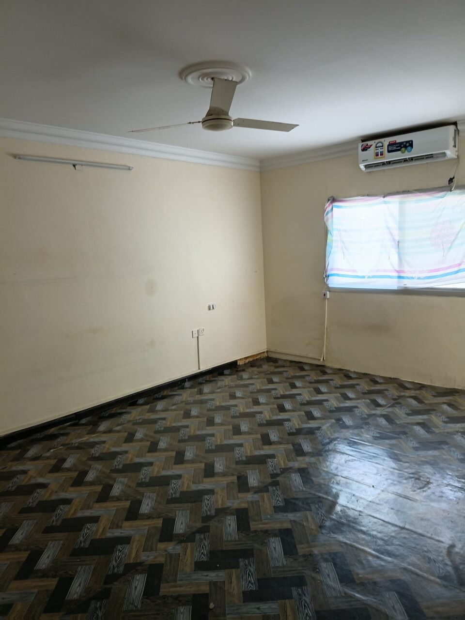 Manama, Villas, BHD 450,  5-BEDROOM UNFURNISHED PRIVATE VILLA FOR RENT IN SALAHIYA