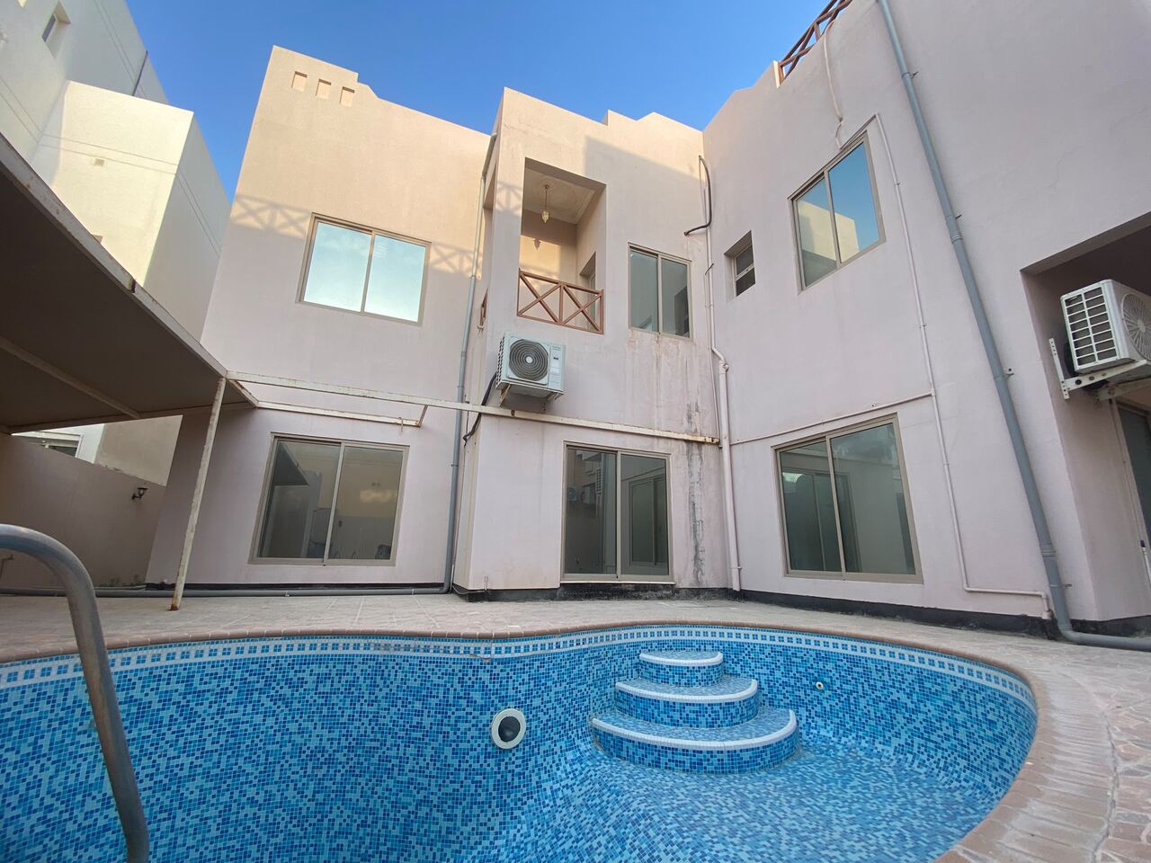 Saar, Villas, BHD 750,  4 Bedroom All Attached Bathroom Semi Furnished Villa With Pool