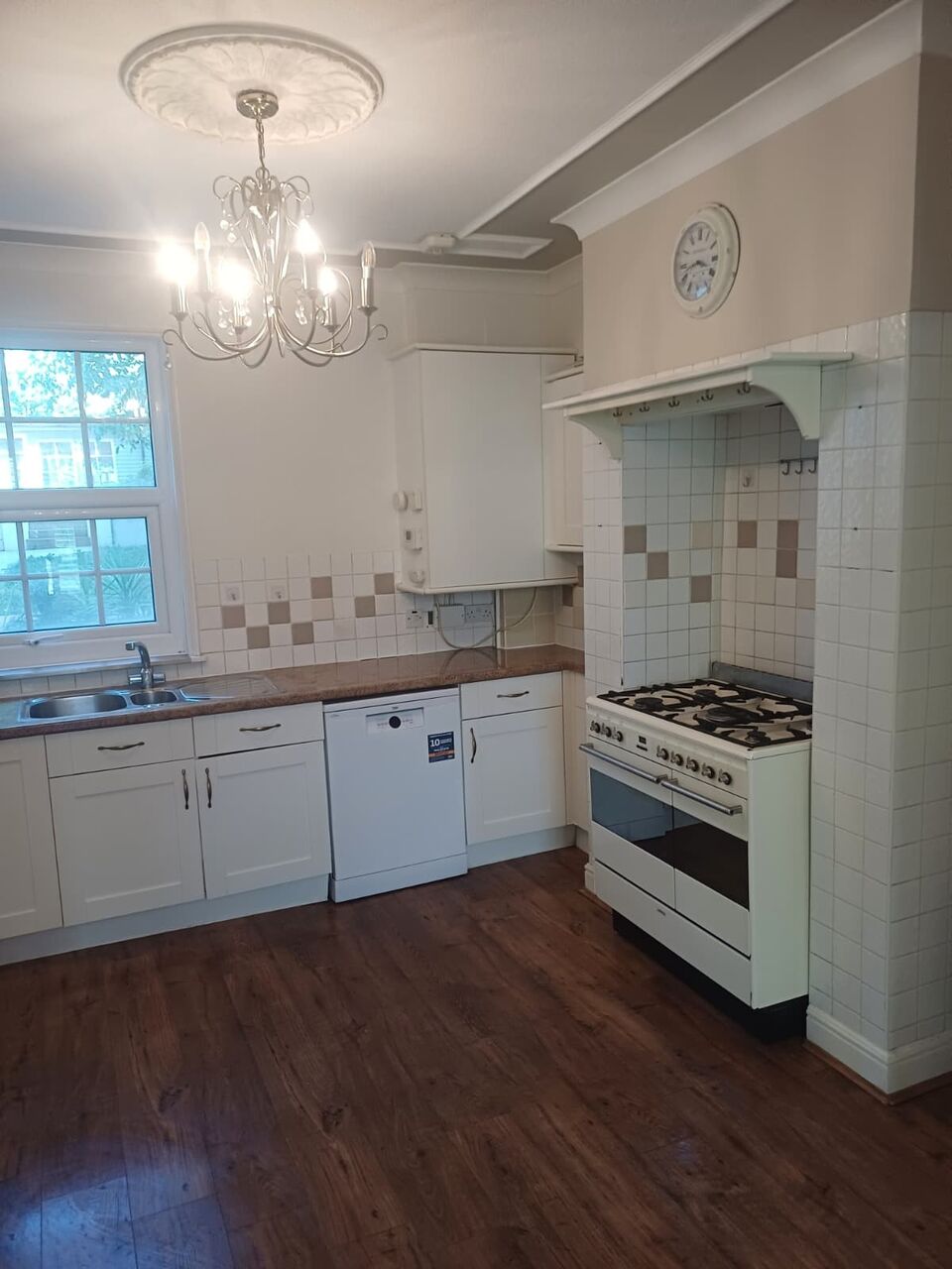 London, Cleaning, Book Spring Cleaning Services In Sutton For Detailed Home Cleaning