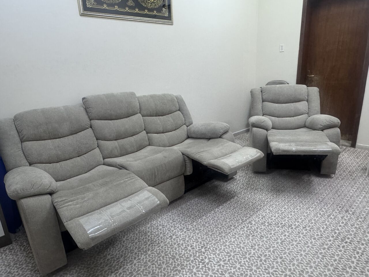 Al Khobar Al Shamalia, Furniture, SAR 2000,  3 + 1 Sofa Recliner On Sales