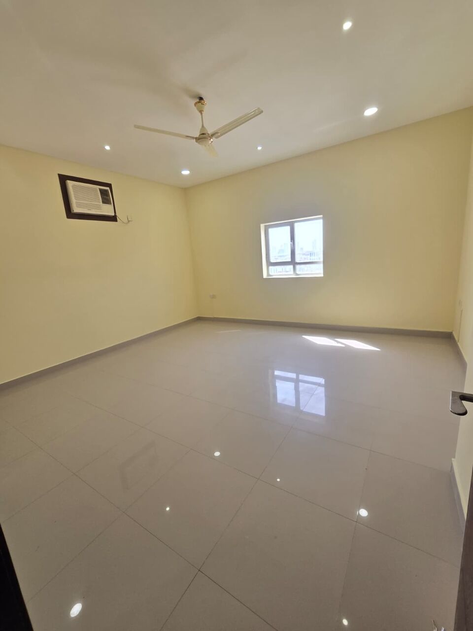 Arad, Apartments, Flats, Houses & Villas, Flat For Rent In Arad With Ewa And AC