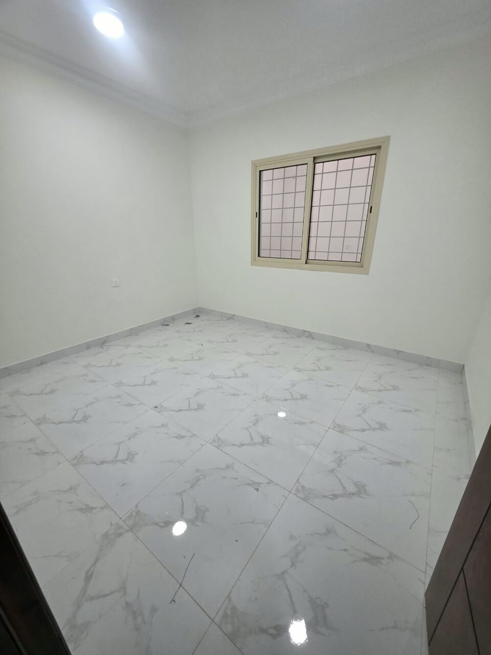 Khobar, Apartments, Flats, Houses & Villas, SAR 1700/month,  2 BR,  Consists Of:- 2 Bedrooms, Room   2 Bathrooms, And A Kitchen,  Fast Floor, Internal Apartme