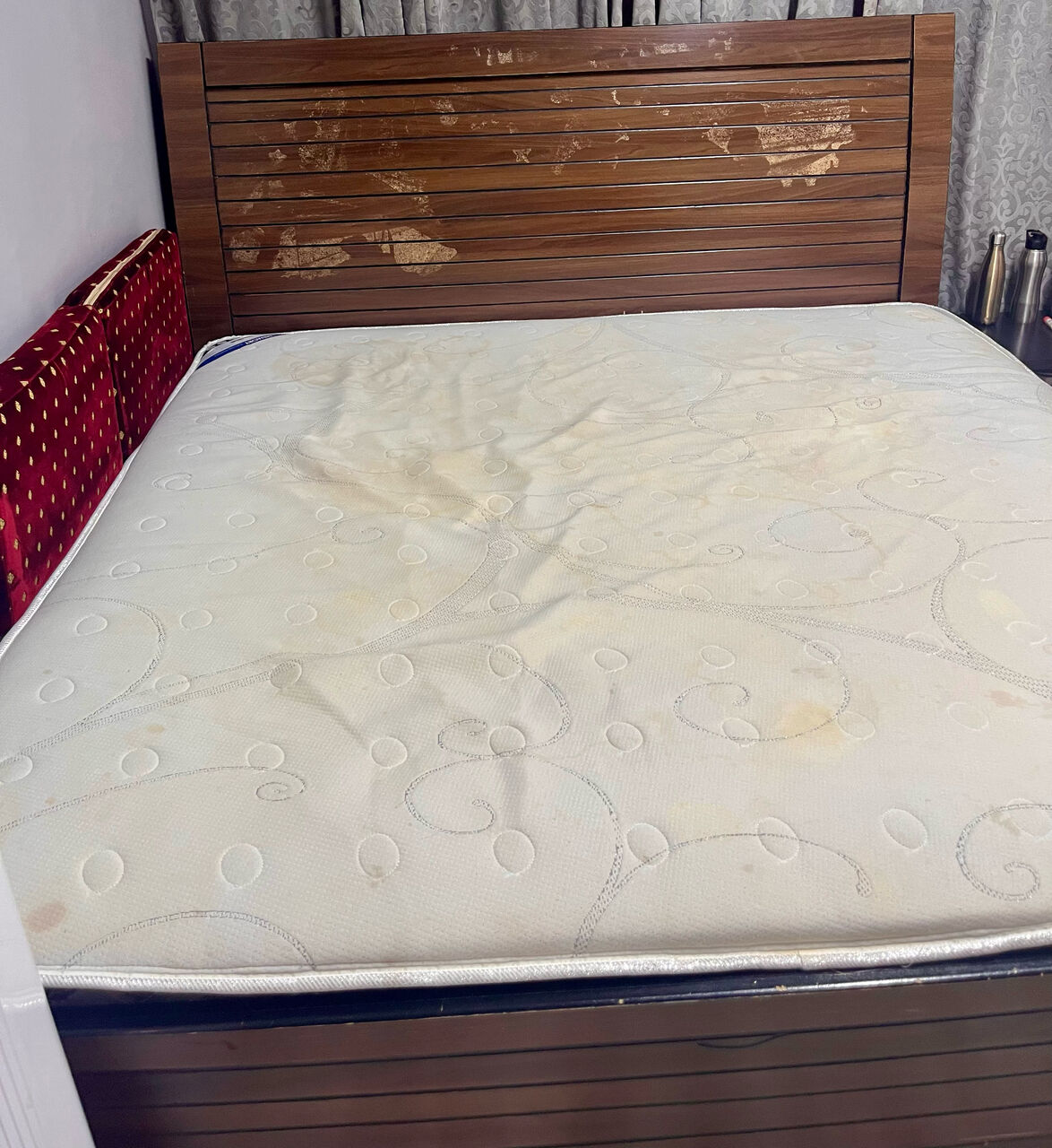 Riyadh, Household Items, SAR 2500,  Midea Fridge And Super King Bed With Mattress