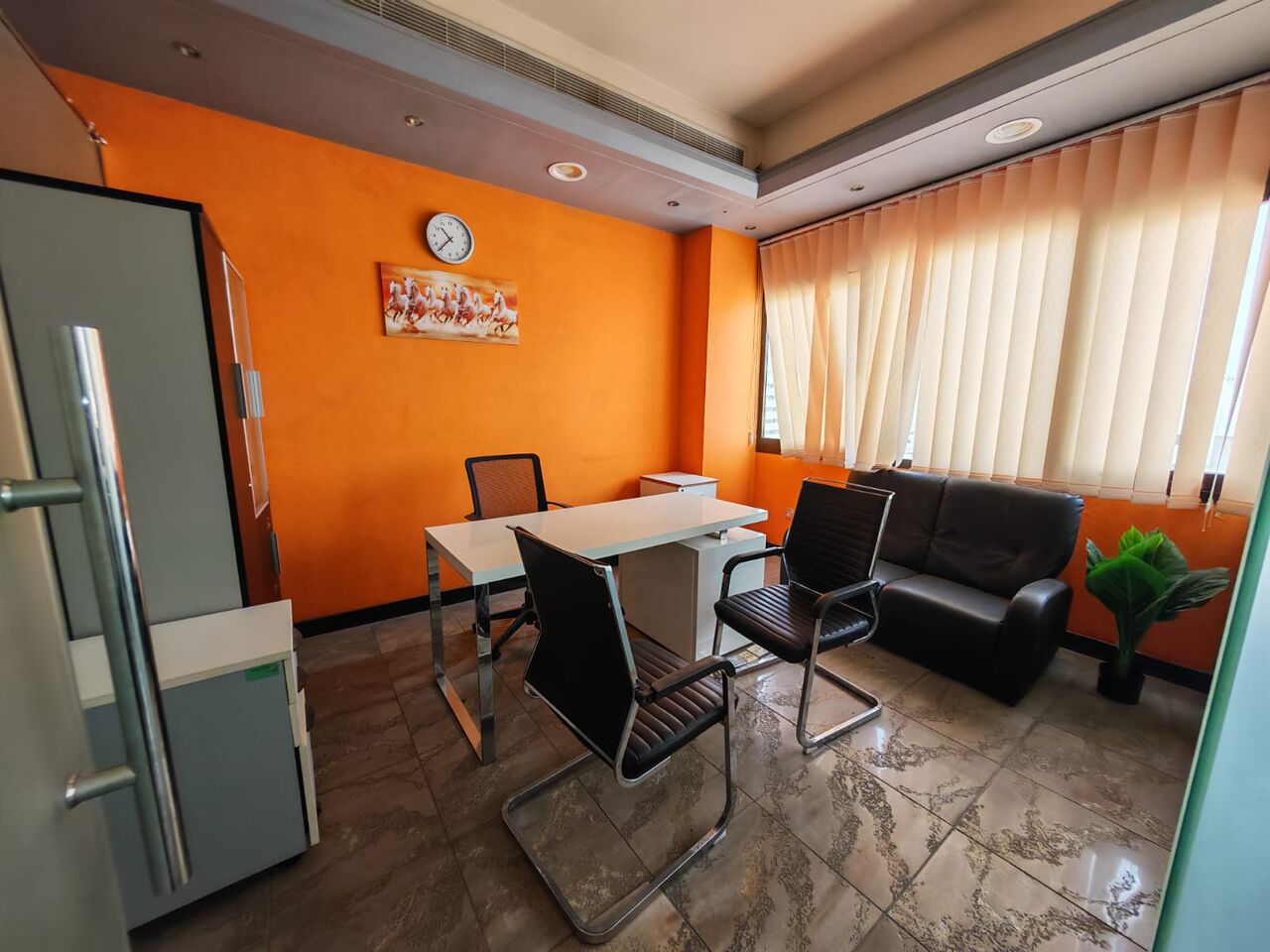 Deira, Offices, AED 165000,  1427 Sq. Feet,  AED 165,000/Year - Furnished Office, Maktoum Road