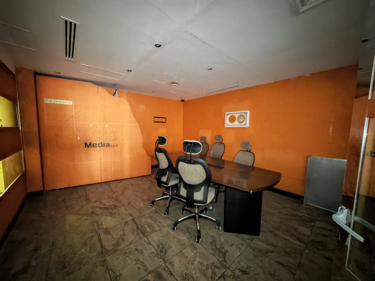 Deira, Offices, AED 165000,  1427 Sq. Feet,  AED 165,000/Year - Furnished Office, Maktoum Road