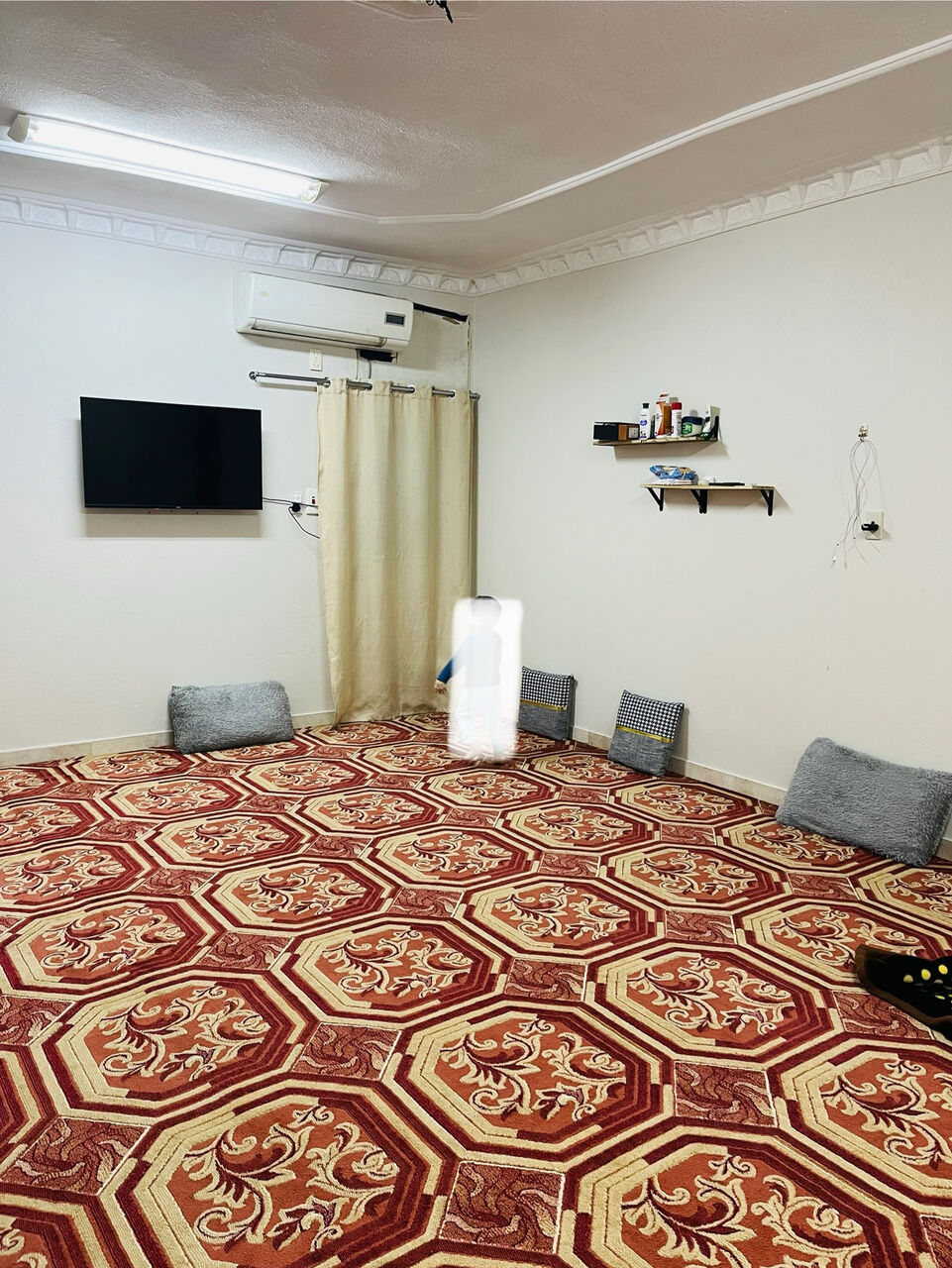 Riyadh, Household Items, SAR 500,  Turkish Carpet 6x4 Mtr, Selling On Half Price